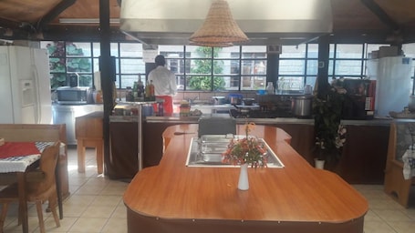 Café da manhã inglês grÔtis todos os dias