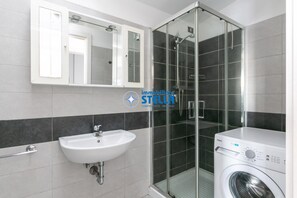 Shower, bidet - Milan's Apartment n.1 (Jesolo)