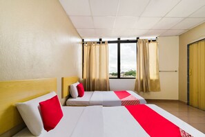 Deluxe Twin Room, 2 Twin Beds | Desk, free WiFi, bed sheets