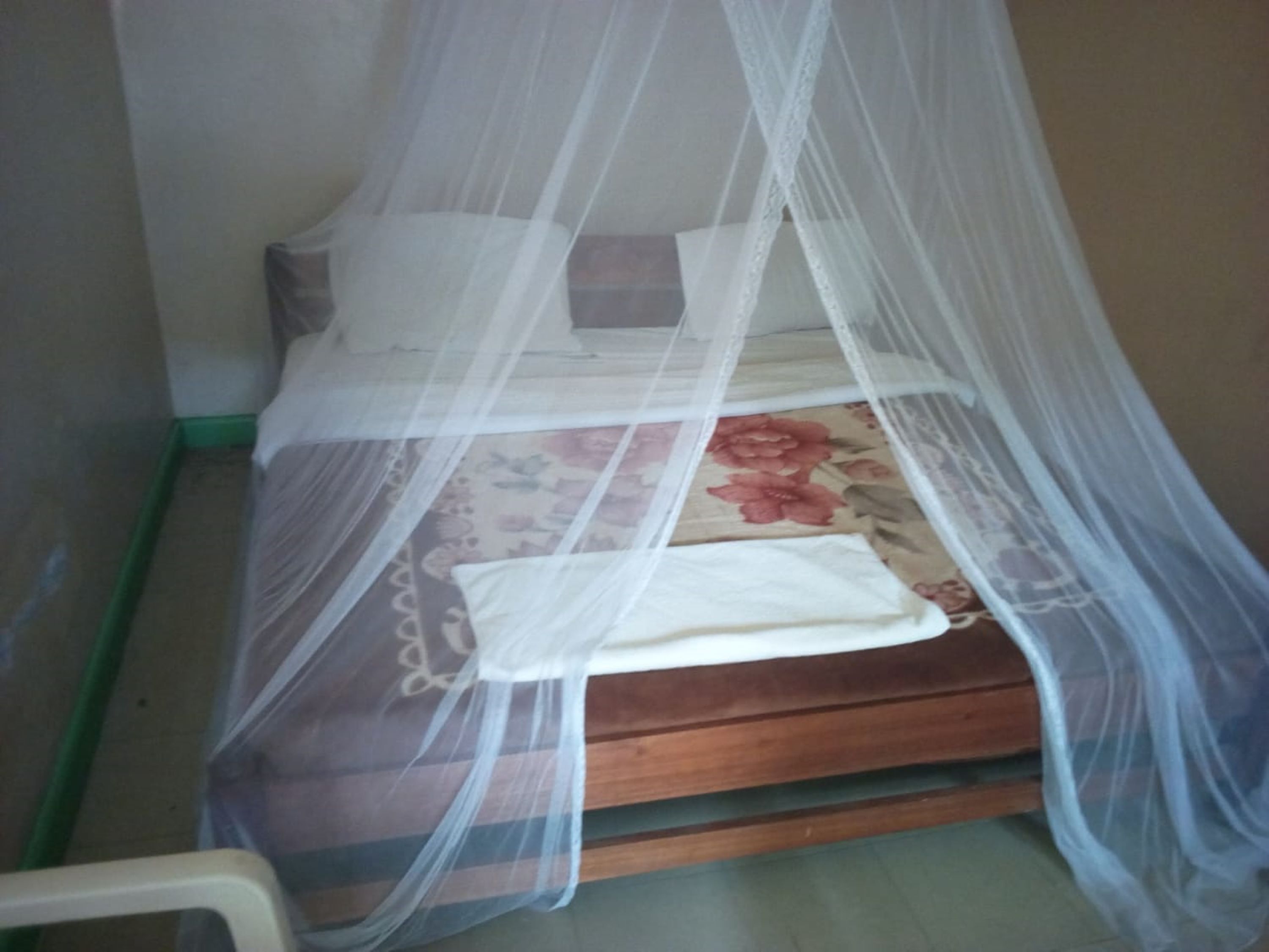 Camas con efecto memoria, escritorio, cortinas blackout y wifi gratis 