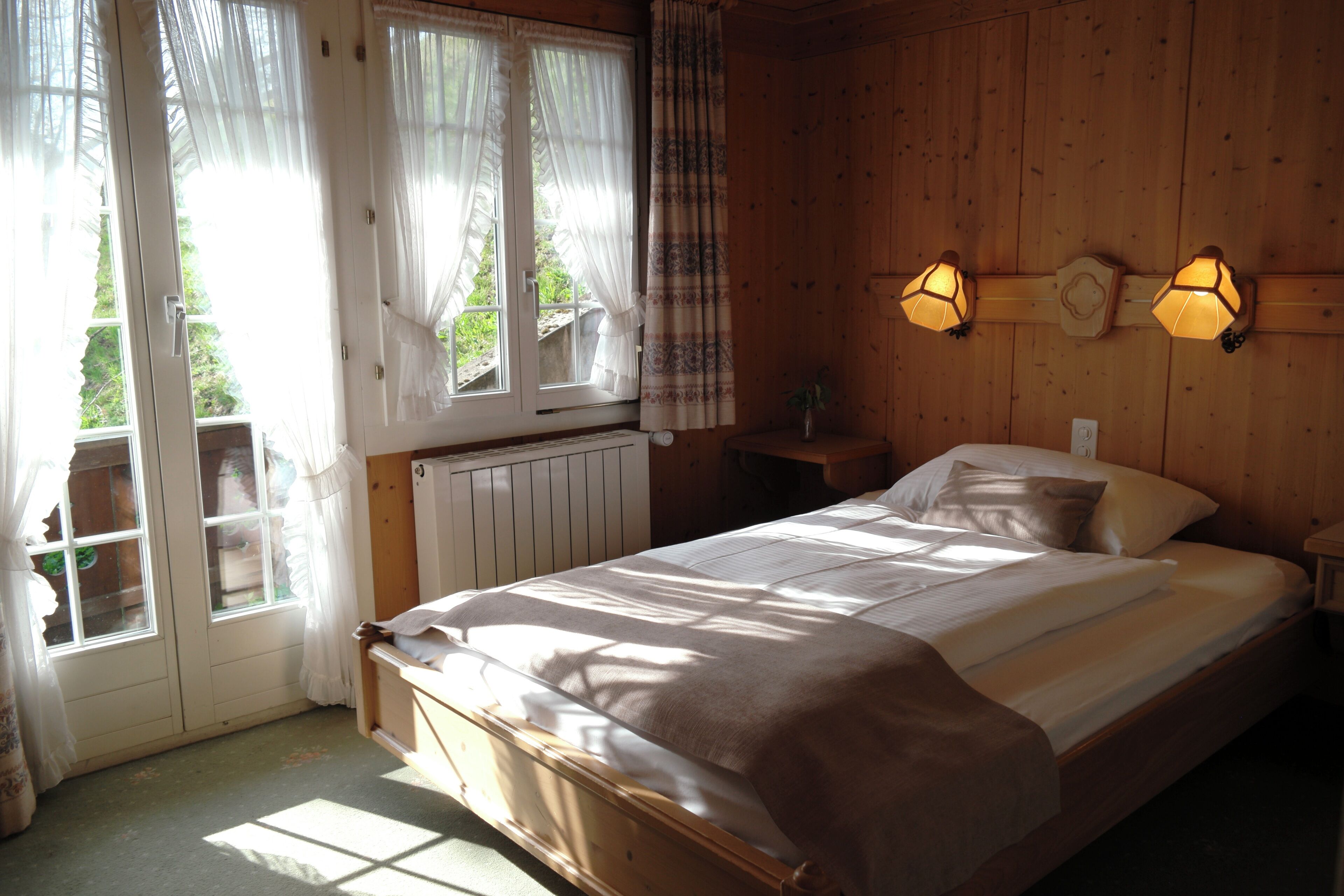 高級單人房 | 低過敏寢具、羽絨被、客房內保險箱、書桌