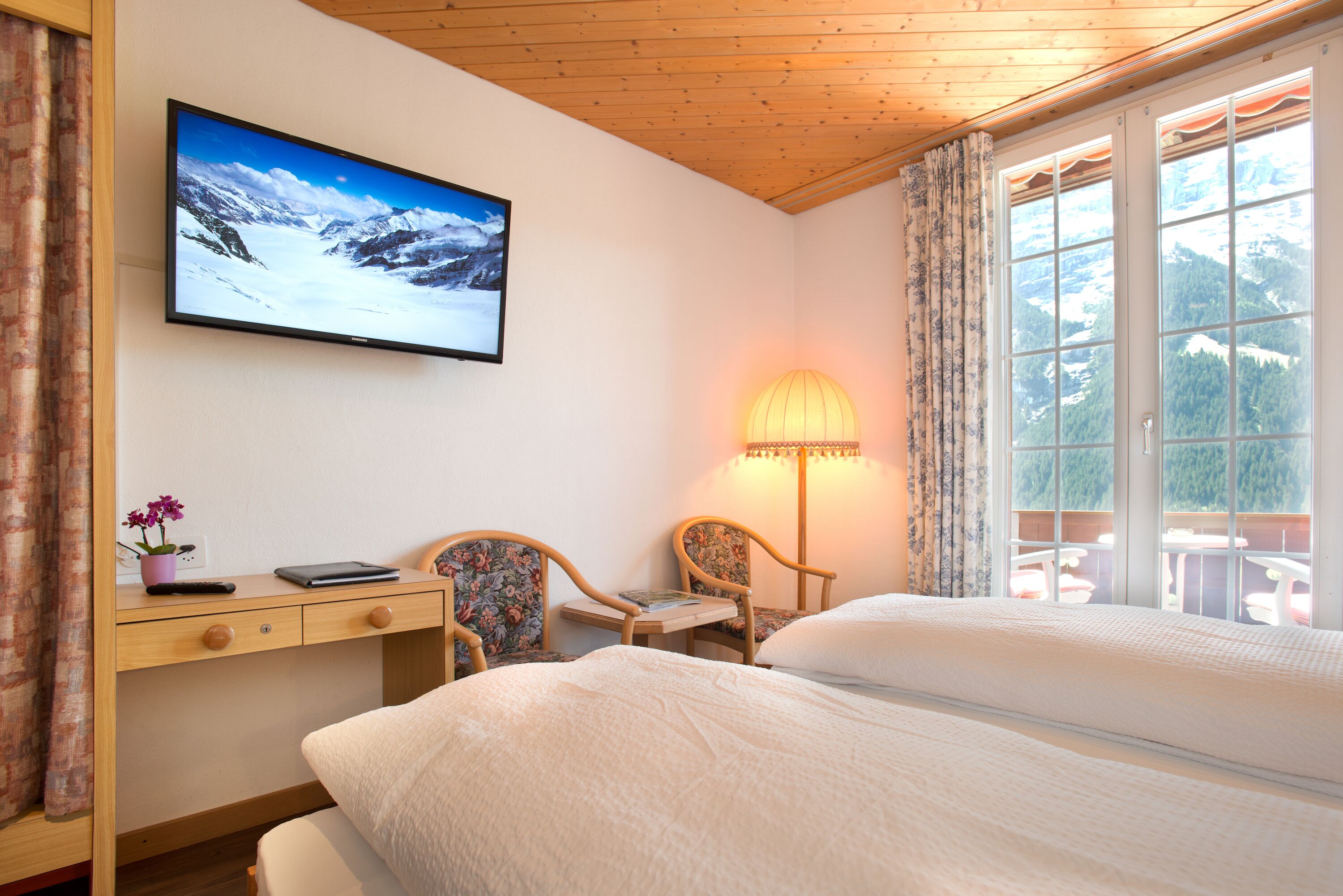 double room, mountain view | 1 bedroom, hypo-allergenic bedding, down duvets, in-room safe