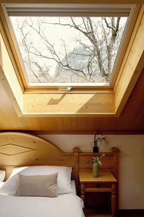 Habitación doble superior, vistas a la montaña | Ropa de cama hipoalergénica, edredones de plumas, caja fuerte