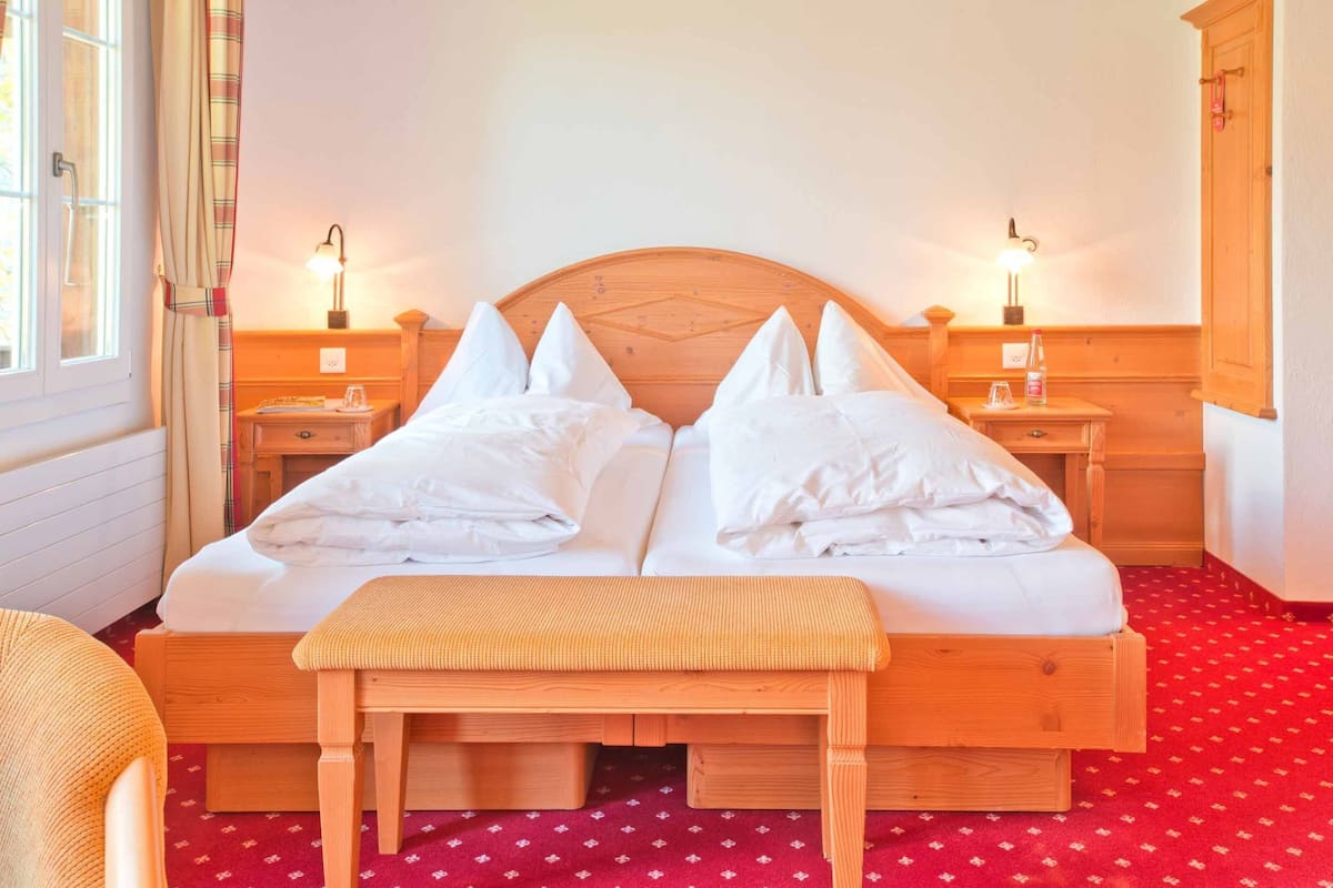 Double room Superior Mountain View | Hypo-allergenic bedding, down duvets, in-room safe, desk