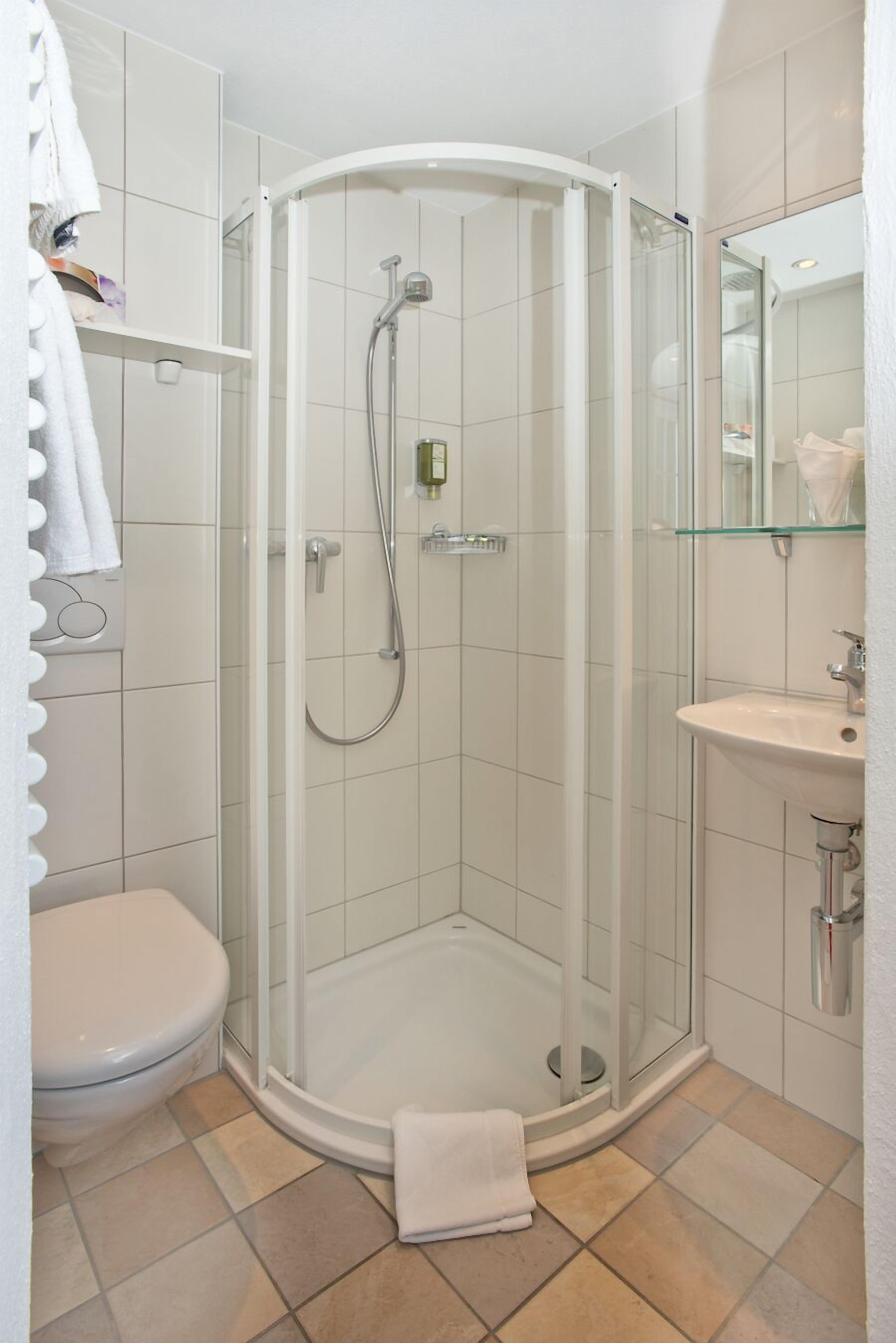 double room (budget) | bathroom | hair dryer, towels