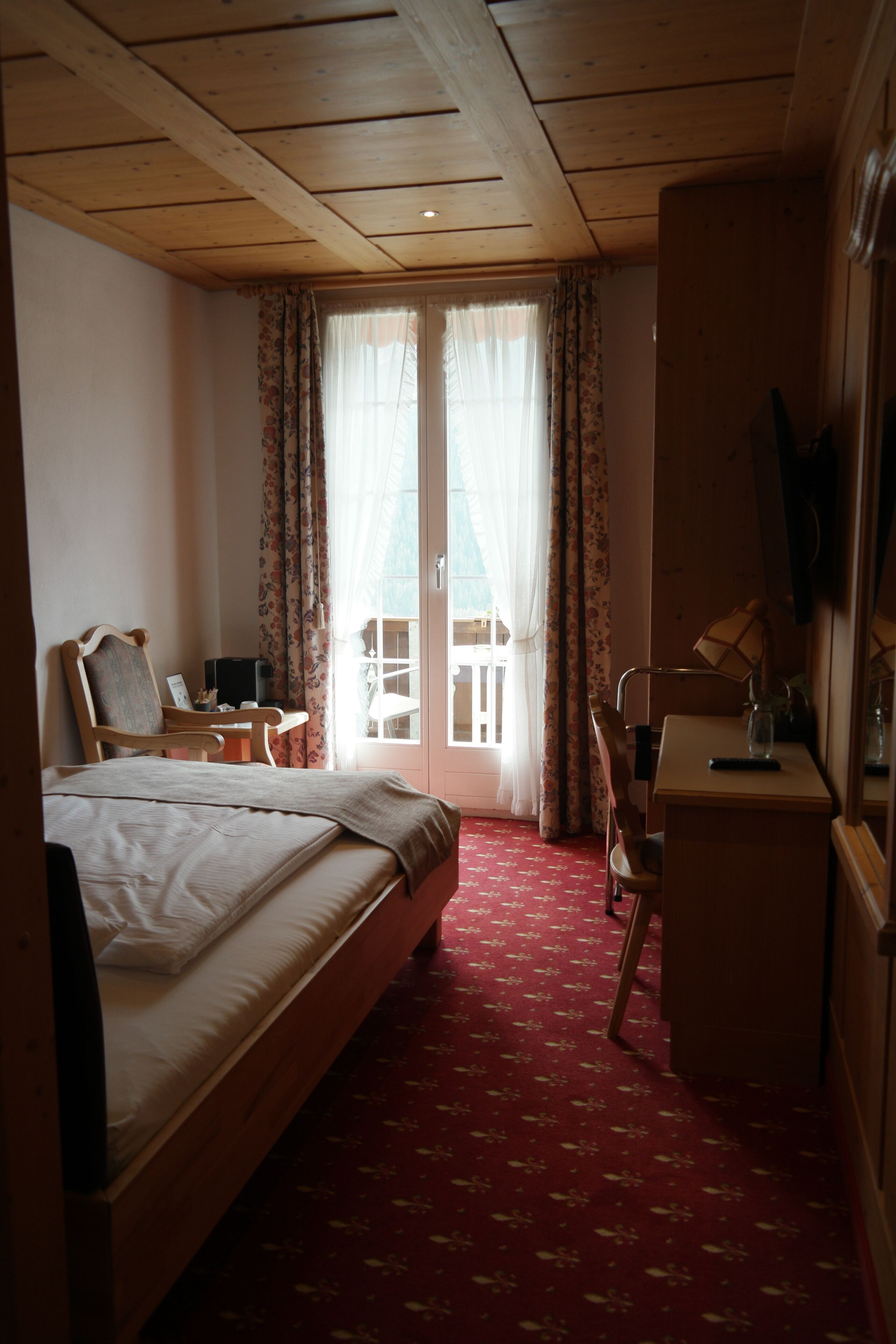 高級單人房, 山景, 山間 | 低過敏寢具、羽絨被、客房內保險箱、書桌