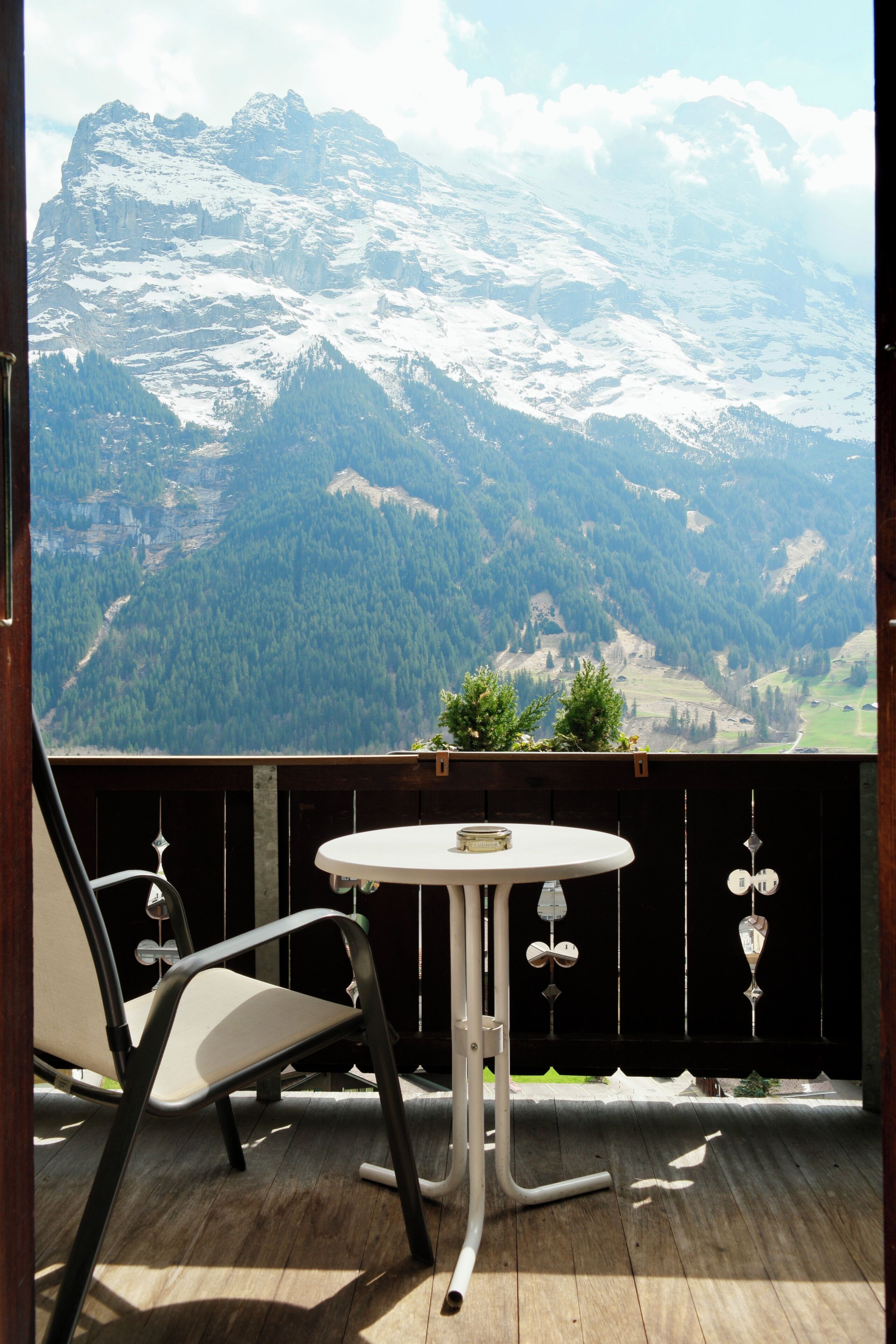 Single Room Superior Eiger View | Hypo-allergenic bedding, down comforters, in-room safe, desk