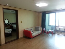 Premium Room | Soundproofing, free WiFi, bed sheets