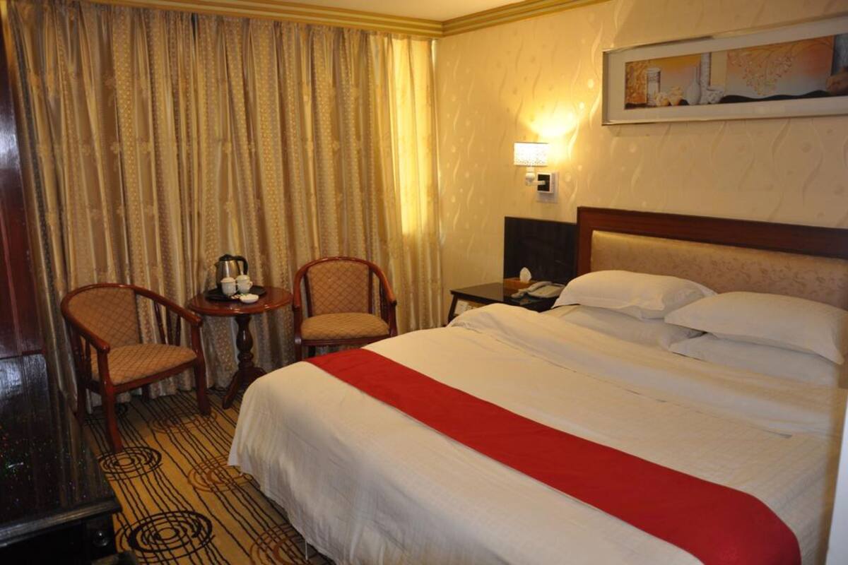 Deluxe Double Room | Desk, blackout drapes, soundproofing, free WiFi