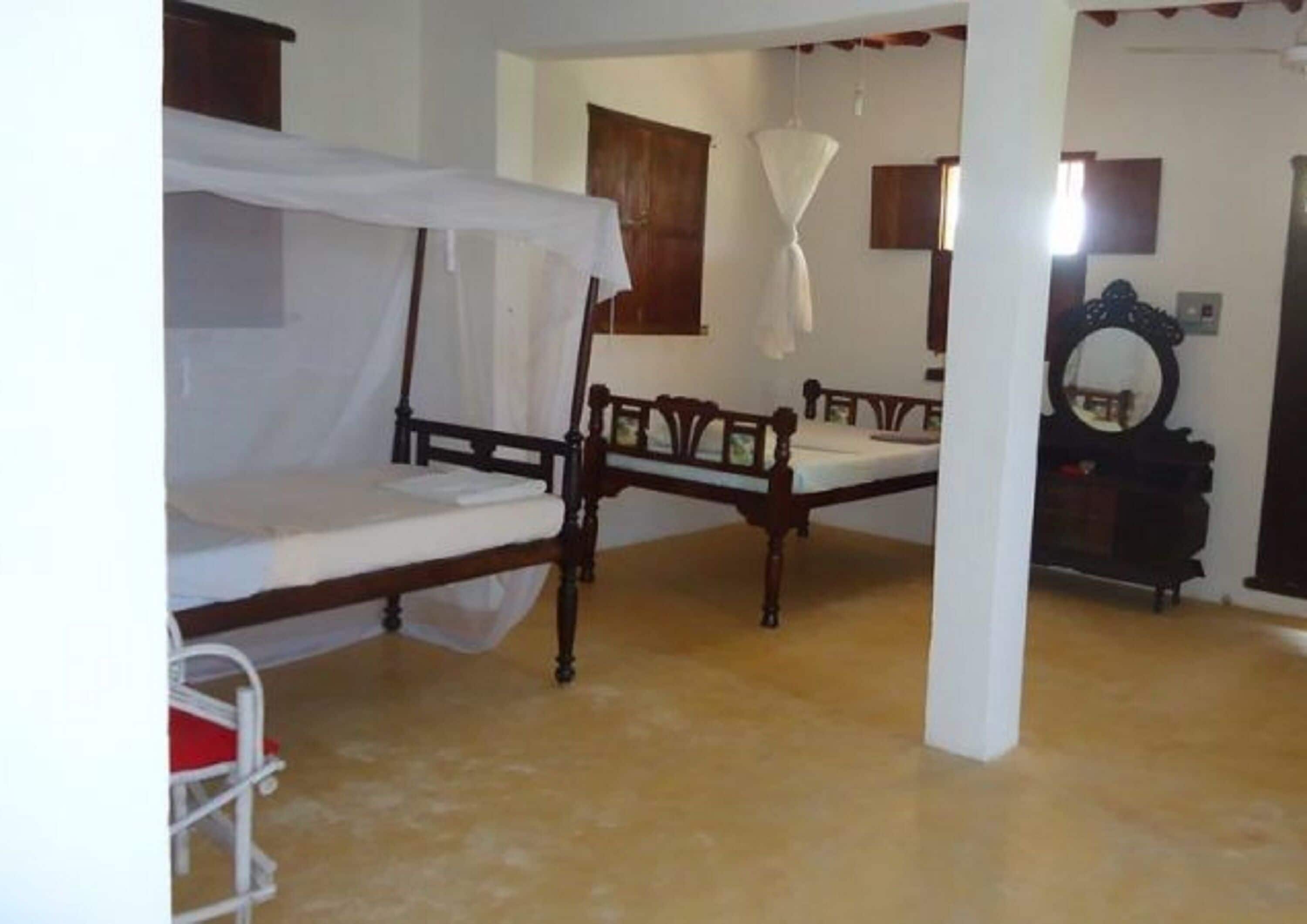 Individually decorated, desk, free WiFi, bed sheets