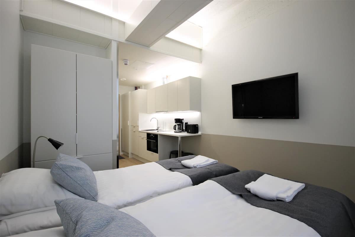 Estudio (for 2) | 1 dormitorio, escritorio, tabla de planchar con plancha y wifi gratis