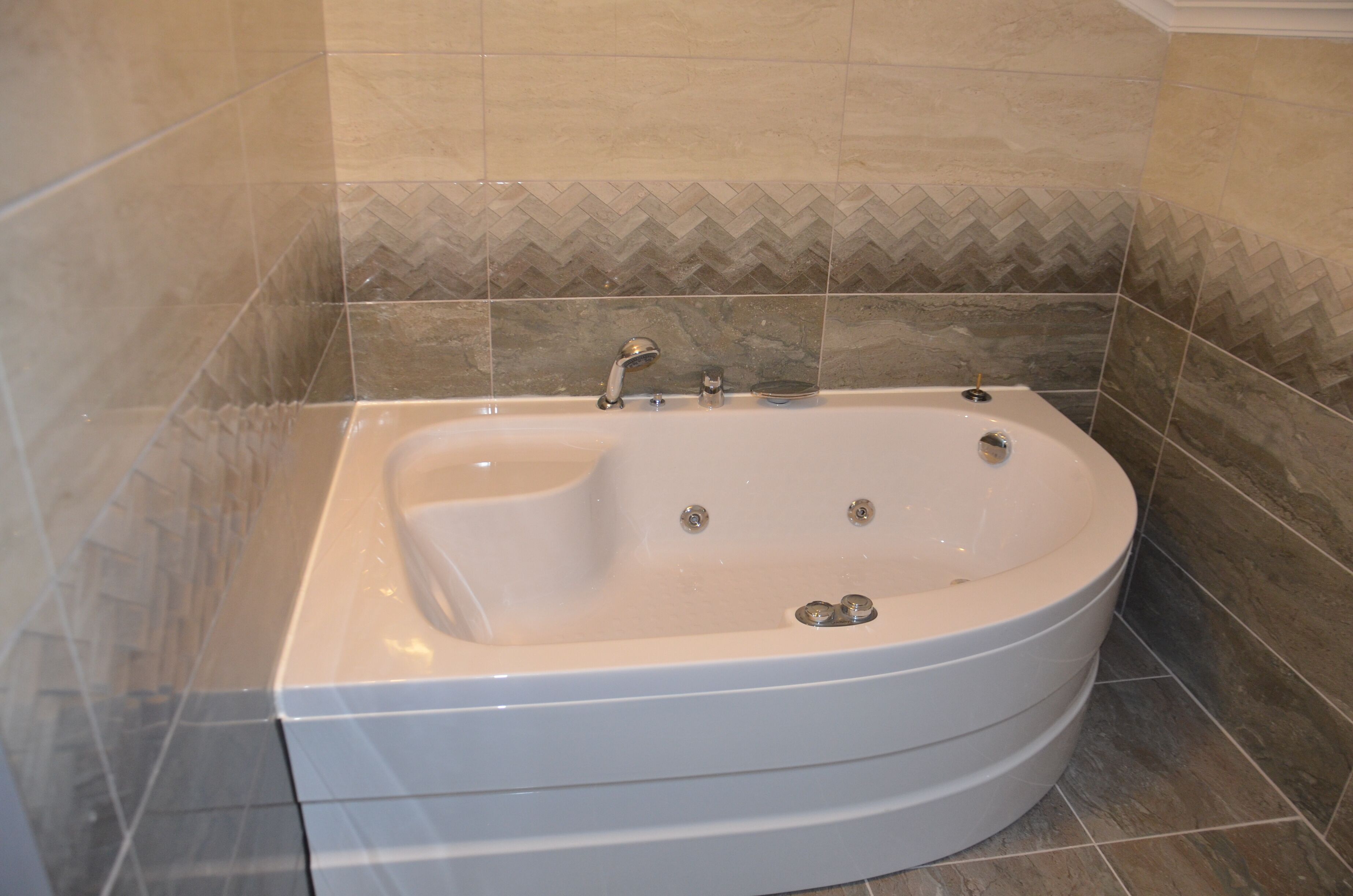 Villa Tulip Palace 6 bedrooms all air conditioned private pool and garden