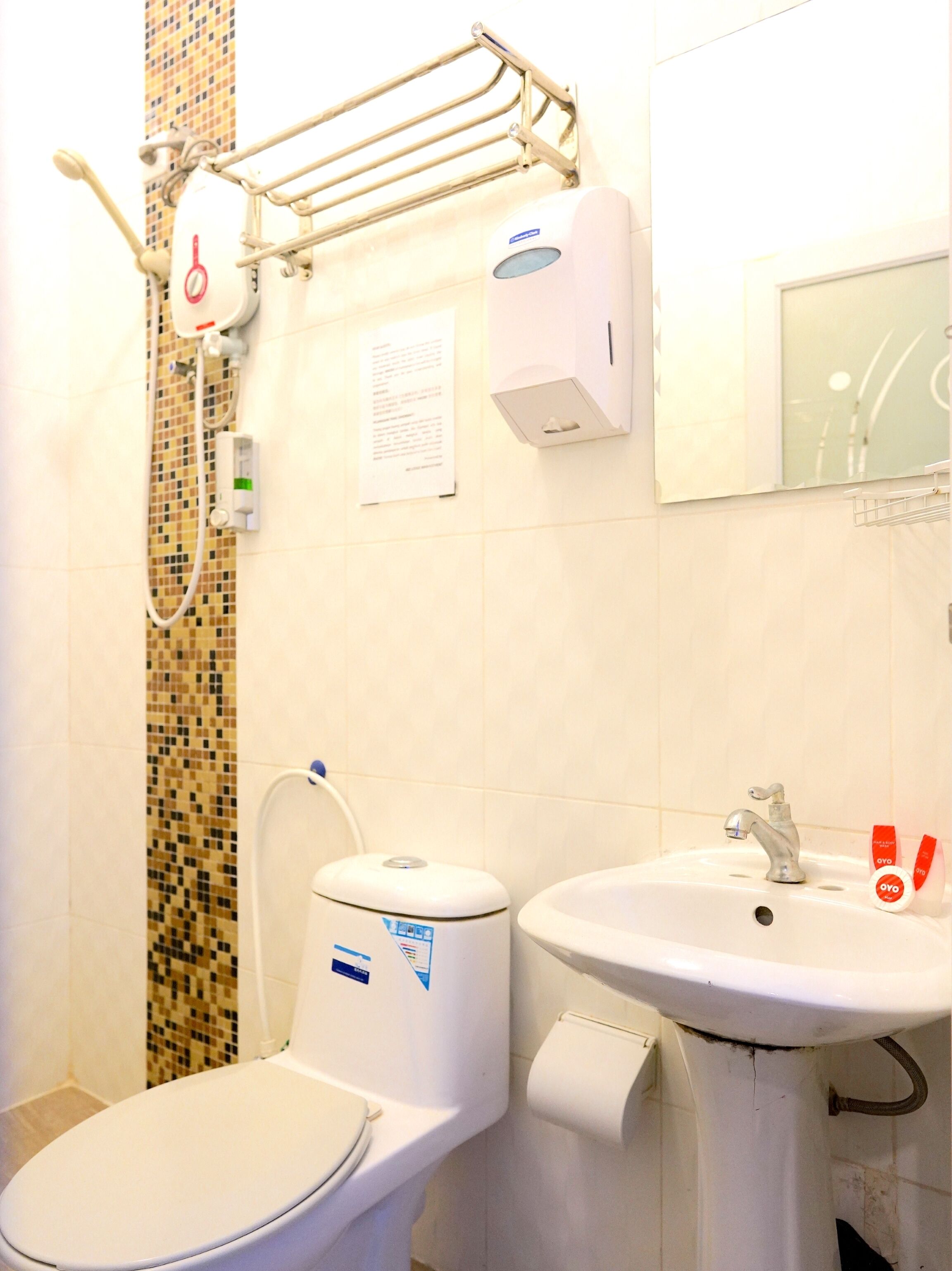 standard twin room | bathroom | shower, rainfall showerhead, free toiletries, bidet