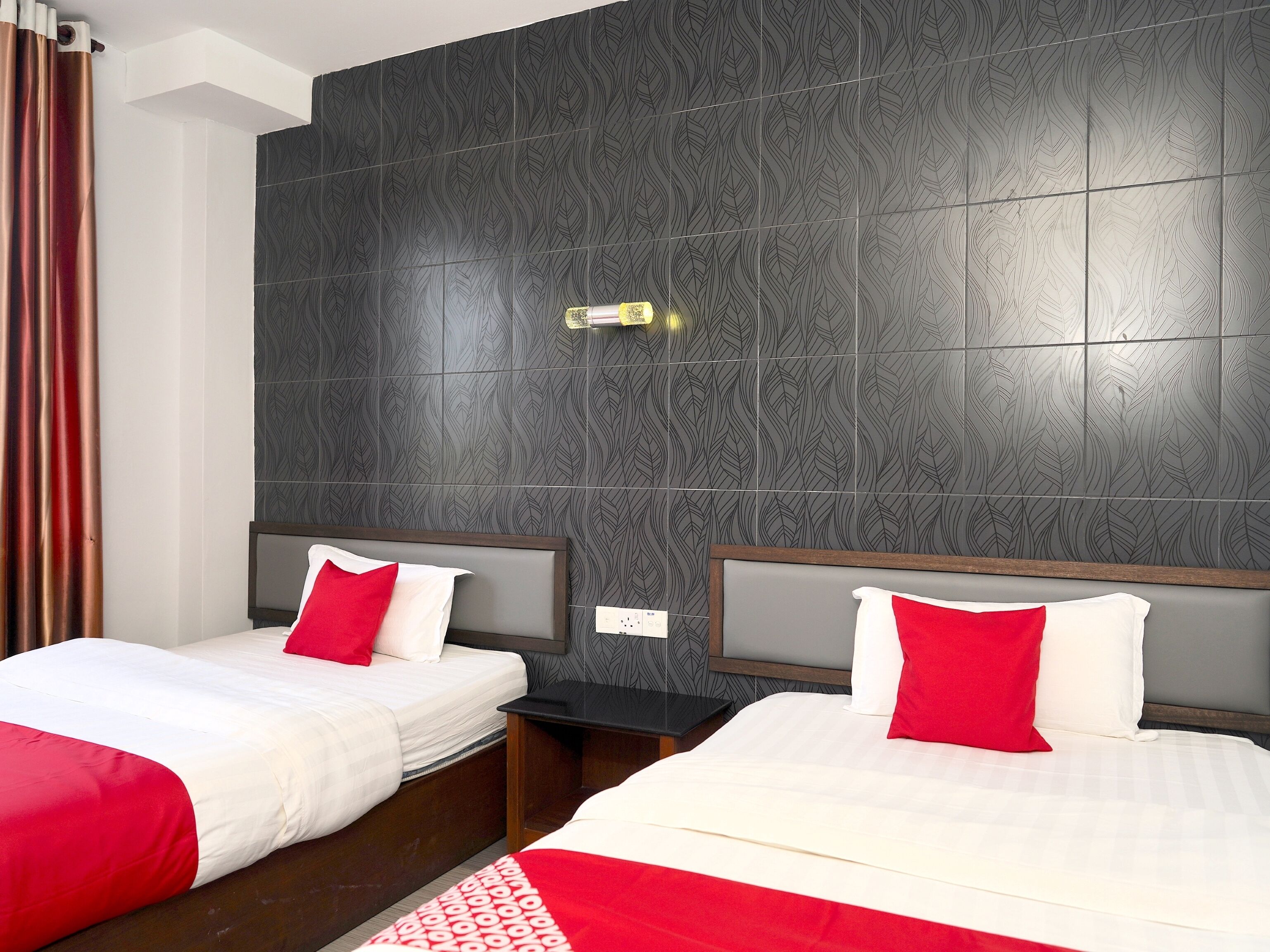 deluxe twin room | 1 bedroom, desk, free wifi, bed sheets