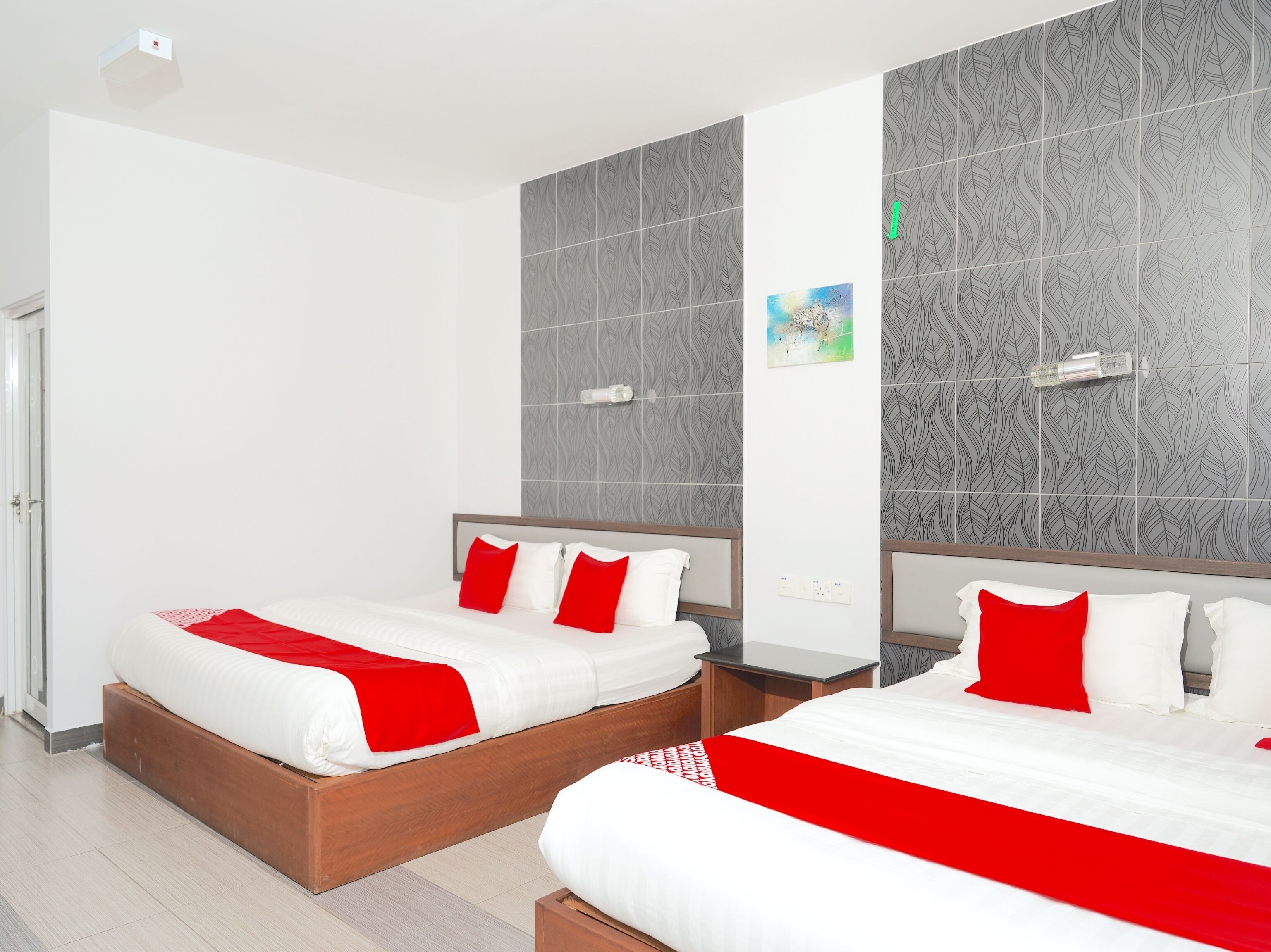 family suite | 1 bedroom, desk, free wifi, bed sheets