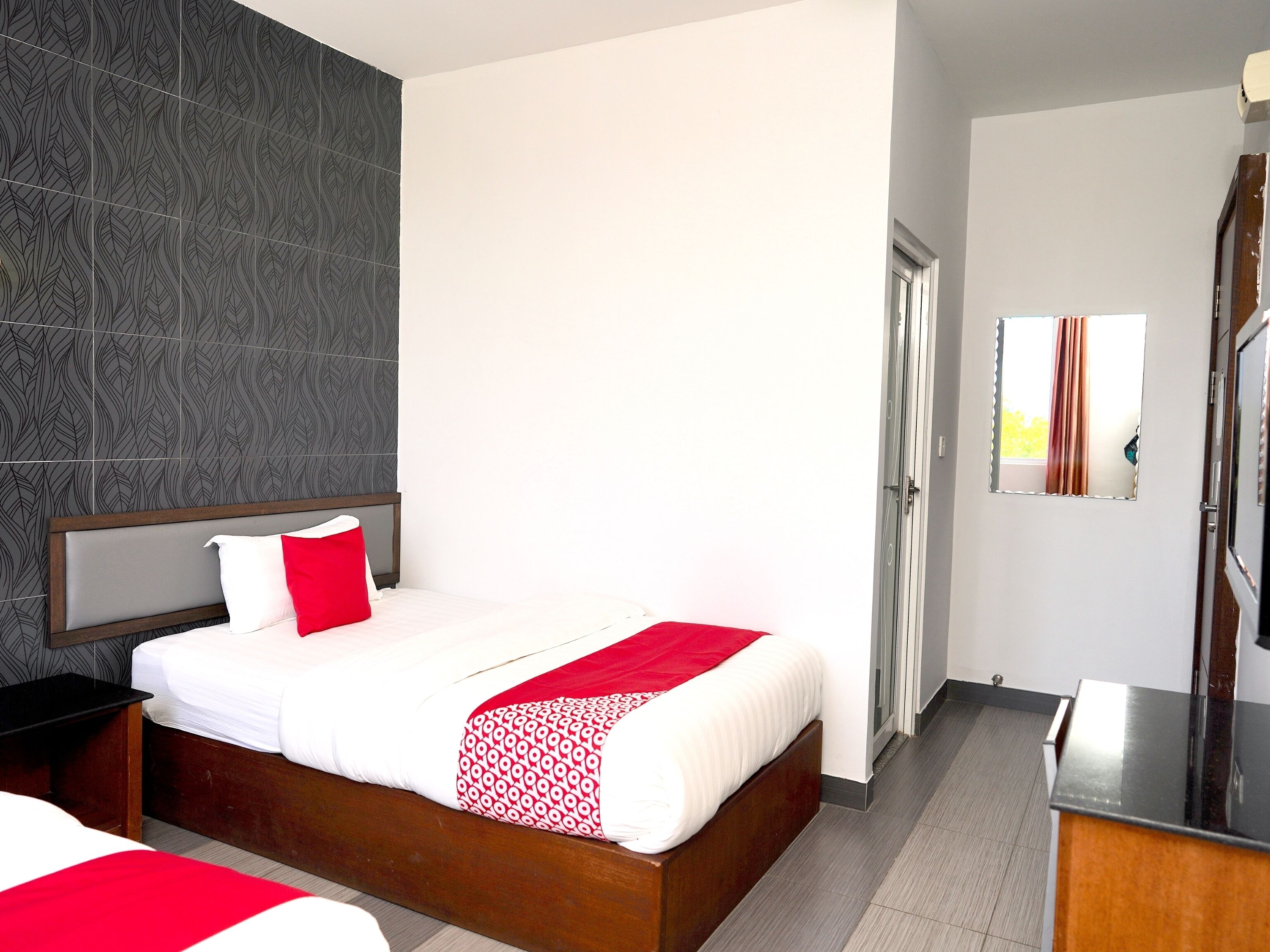 deluxe twin room | 1 bedroom, desk, free wifi, bed sheets