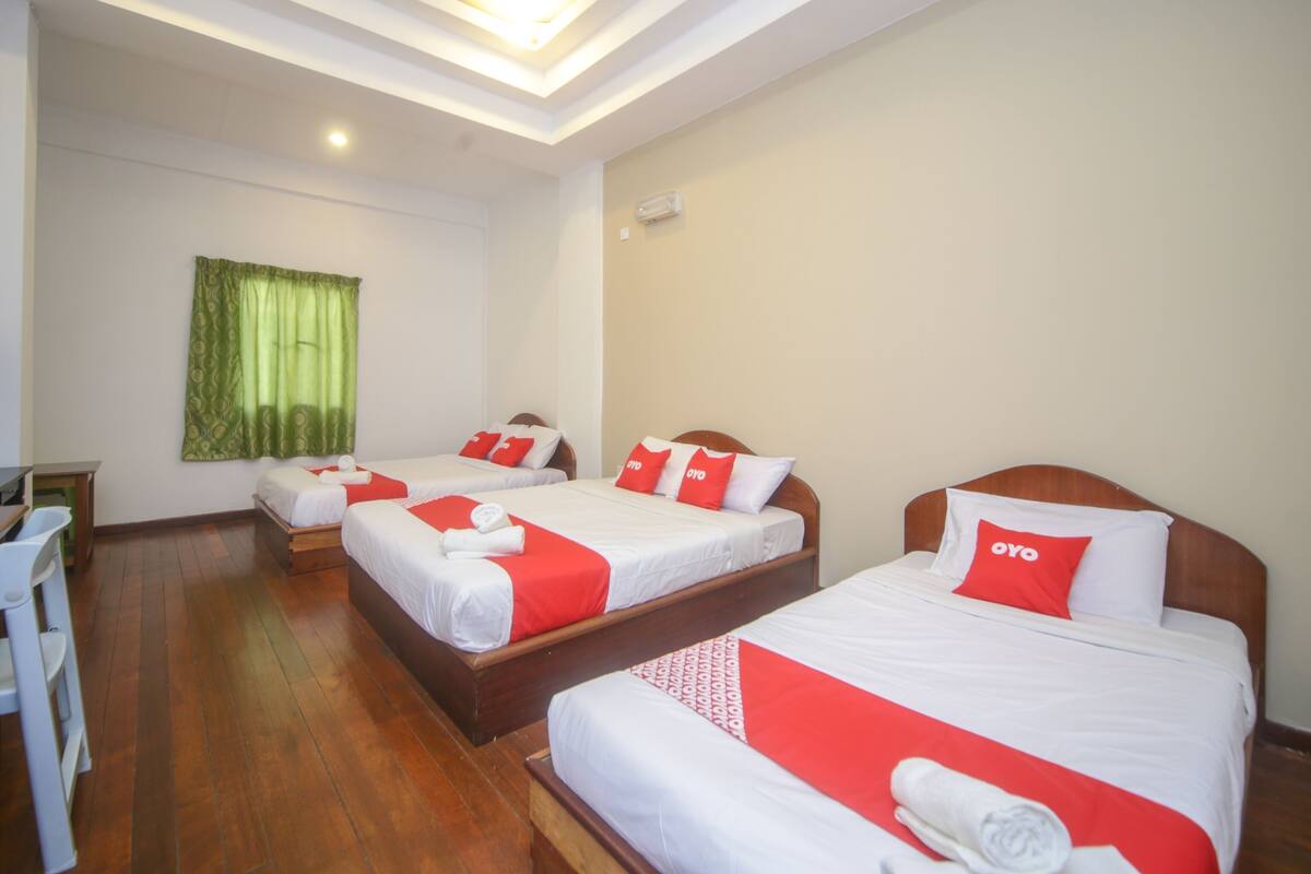 Family Double Room | Meja, Wi-fi percuma, cadar katil 