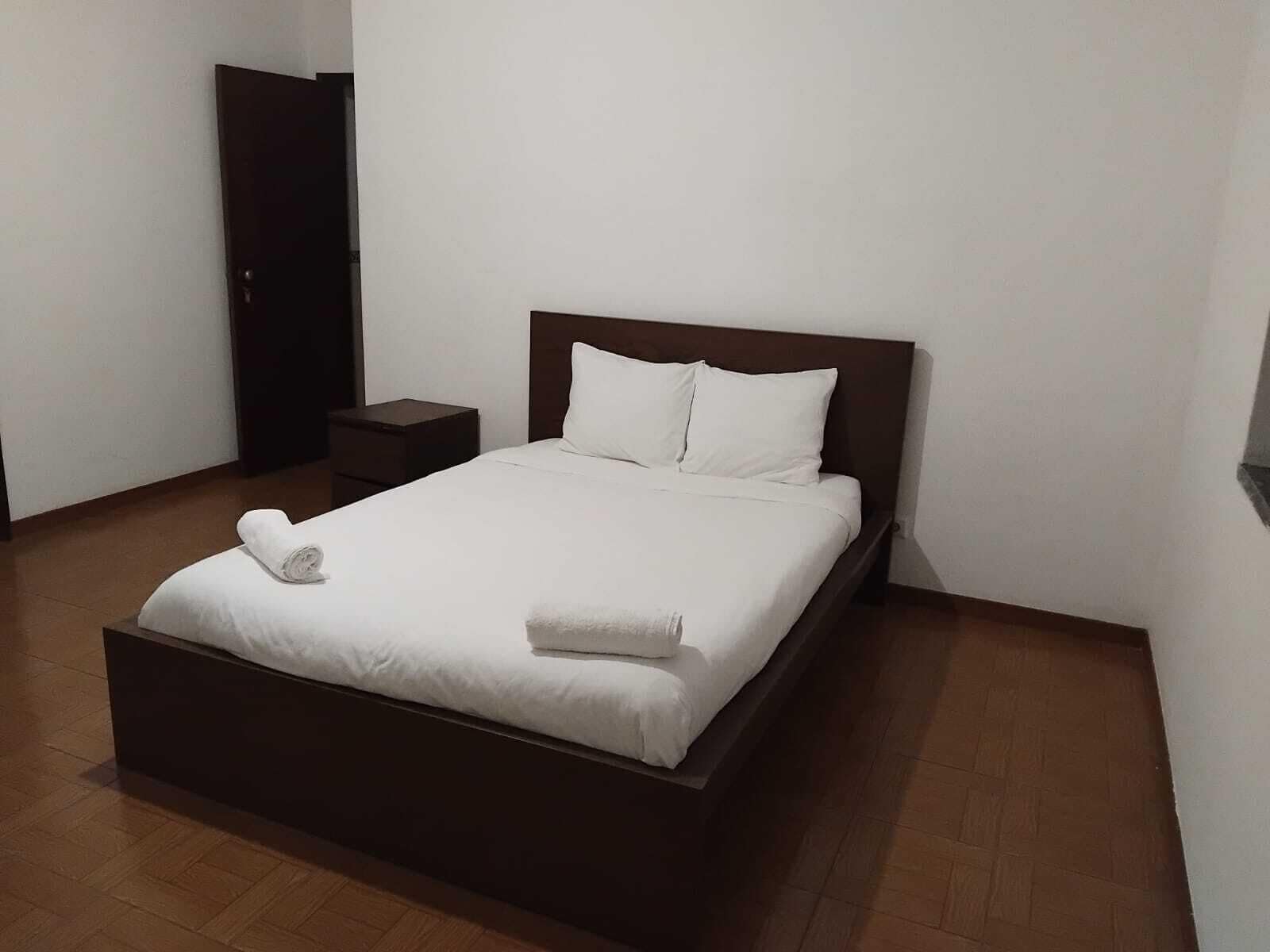 Cortinas blackout, sistema de insonorización y wifi gratis 