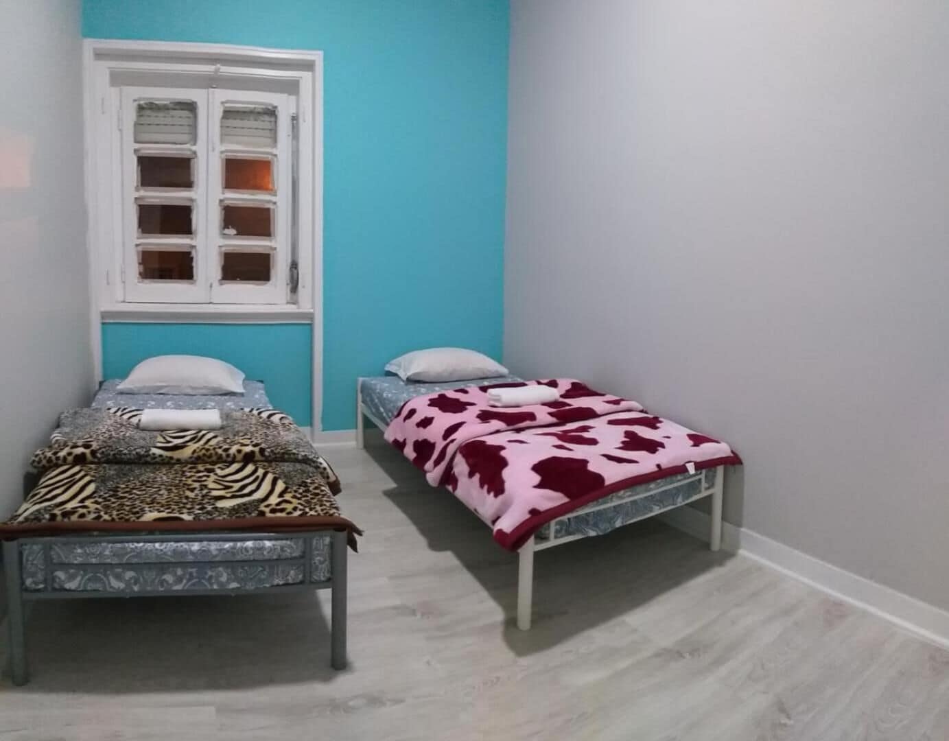 Blackout drapes, free WiFi, bed sheets