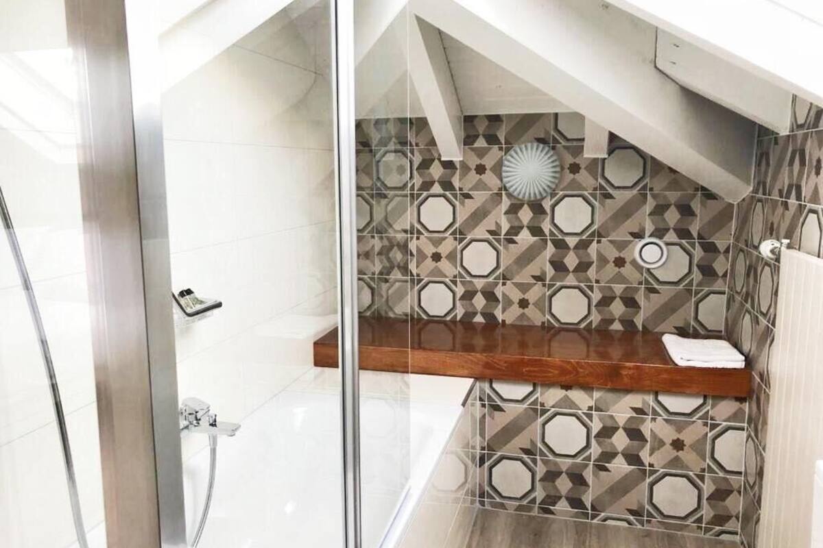 family room | bathroom | free toiletries, hair dryer, towels