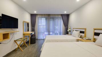 Studio Suite Superior, nhiều giường, tủ lạnh, quang cảnh thành phố | Bộ đồ giường cao cấp, nệm cao su hoạt tính (memory foam), minibar