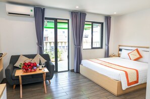 Studio luxueux | Literie de qualité, lit avec matelas en mousse à mémoire, minibar