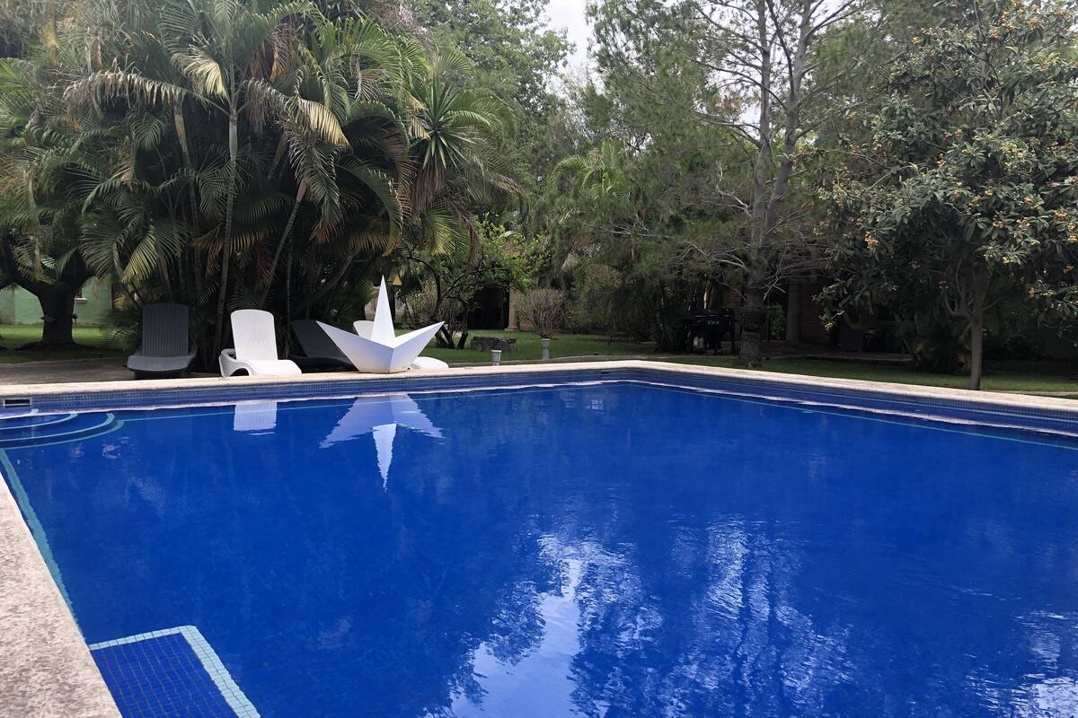 Cabaña de diseño | Piscina | Una piscina al aire libre