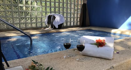 El Jardín De En Medio