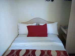 Standard Single Room | Free WiFi, bed sheets
