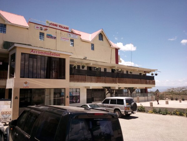 Front of property - Comi Village Hotel (Naivasha)
