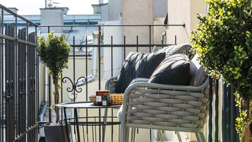 Sun deck