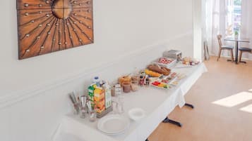 Free daily continental breakfast
