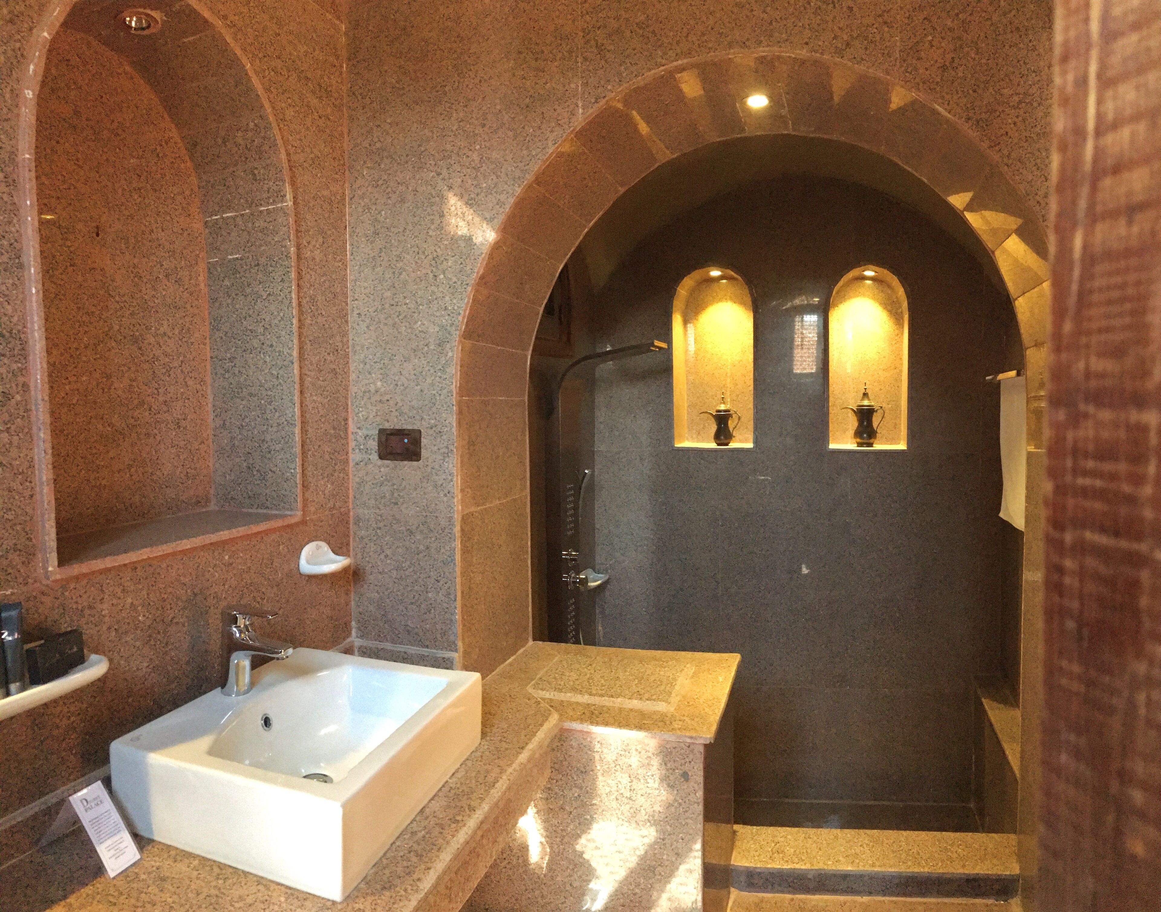 luxury room (turquoise) | bathroom | free toiletries, hair dryer, bathrobes, towels