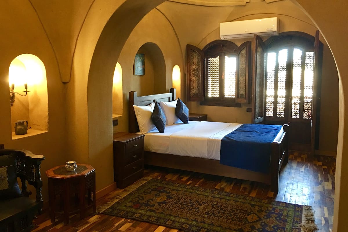 Luxury Room (Sapphire) | Egyptian cotton sheets, premium bedding, minibar, in-room safe