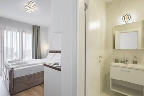 Departamento (4) | Minibar, escritorio y espacio para trabajar con laptop 