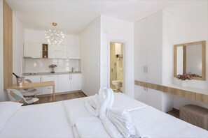 Apartment (2) | Minibar, desk, laptop workspace, blackout drapes - Apartments Lazy Hill (Budva)