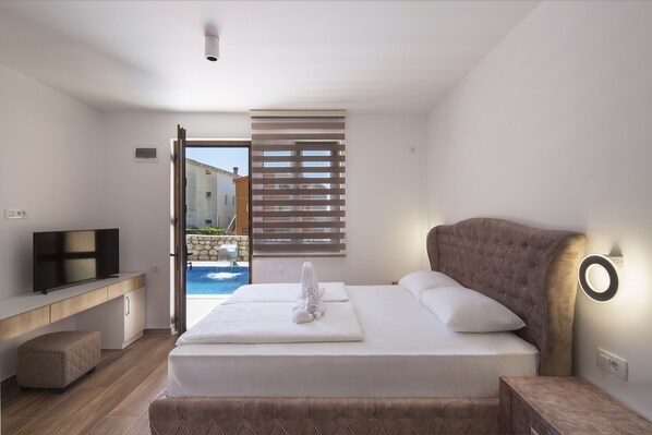 Apartment (2) | Minibar, desk, laptop workspace, blackout drapes - Apartments Lazy Hill (Budva)