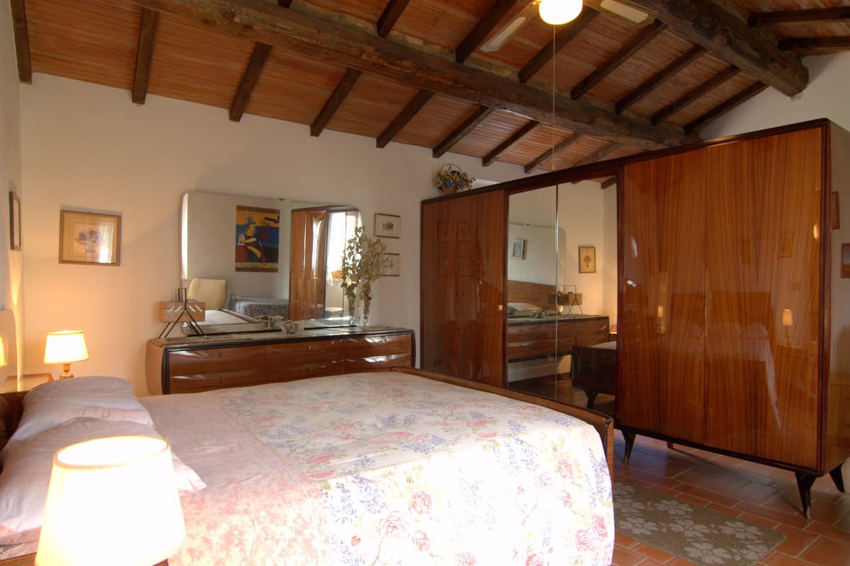 Appartamento Classic, balcone | 1 camera, tende oscuranti, ferro/asse da stiro
