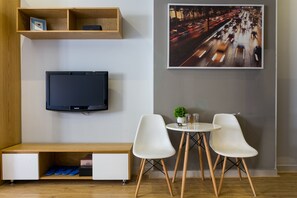 Dining - SGN001 - Deluxe Studio (Tp.Hồ Chí Minh)