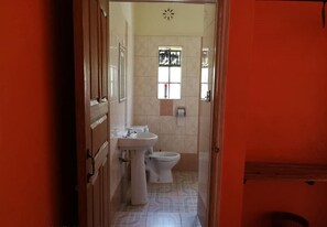 Single Room | Bathroom