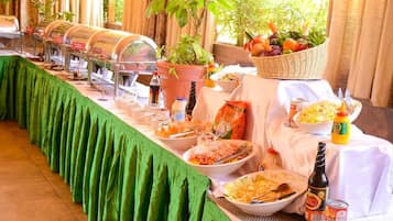 Free daily continental breakfast