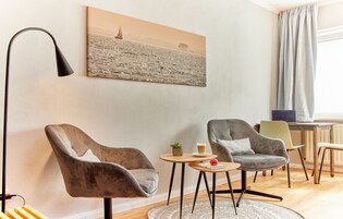 Habitación Confort doble, cocina | Ropa de cama hipoalergénica, caja fuerte, decoración individual