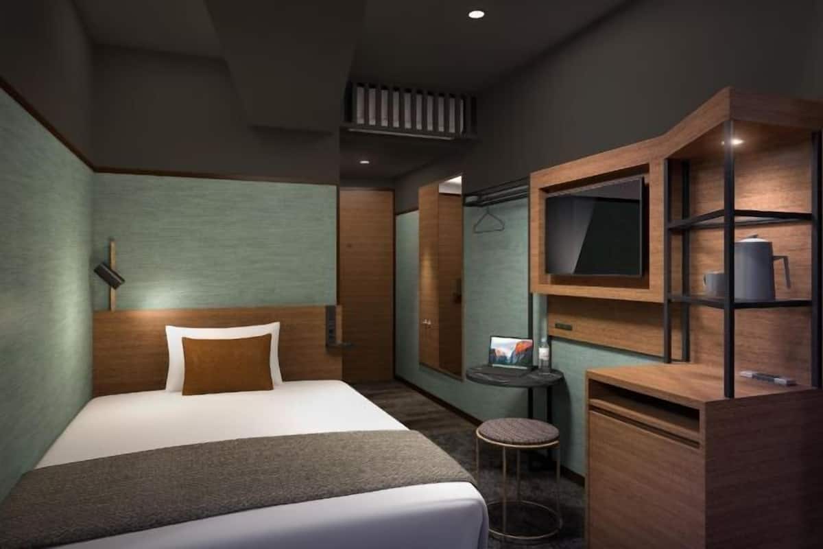 Blackout curtains, soundproofing, free WiFi, bed sheets