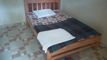 Single Room | Iron/ironing board, free WiFi, bed sheets