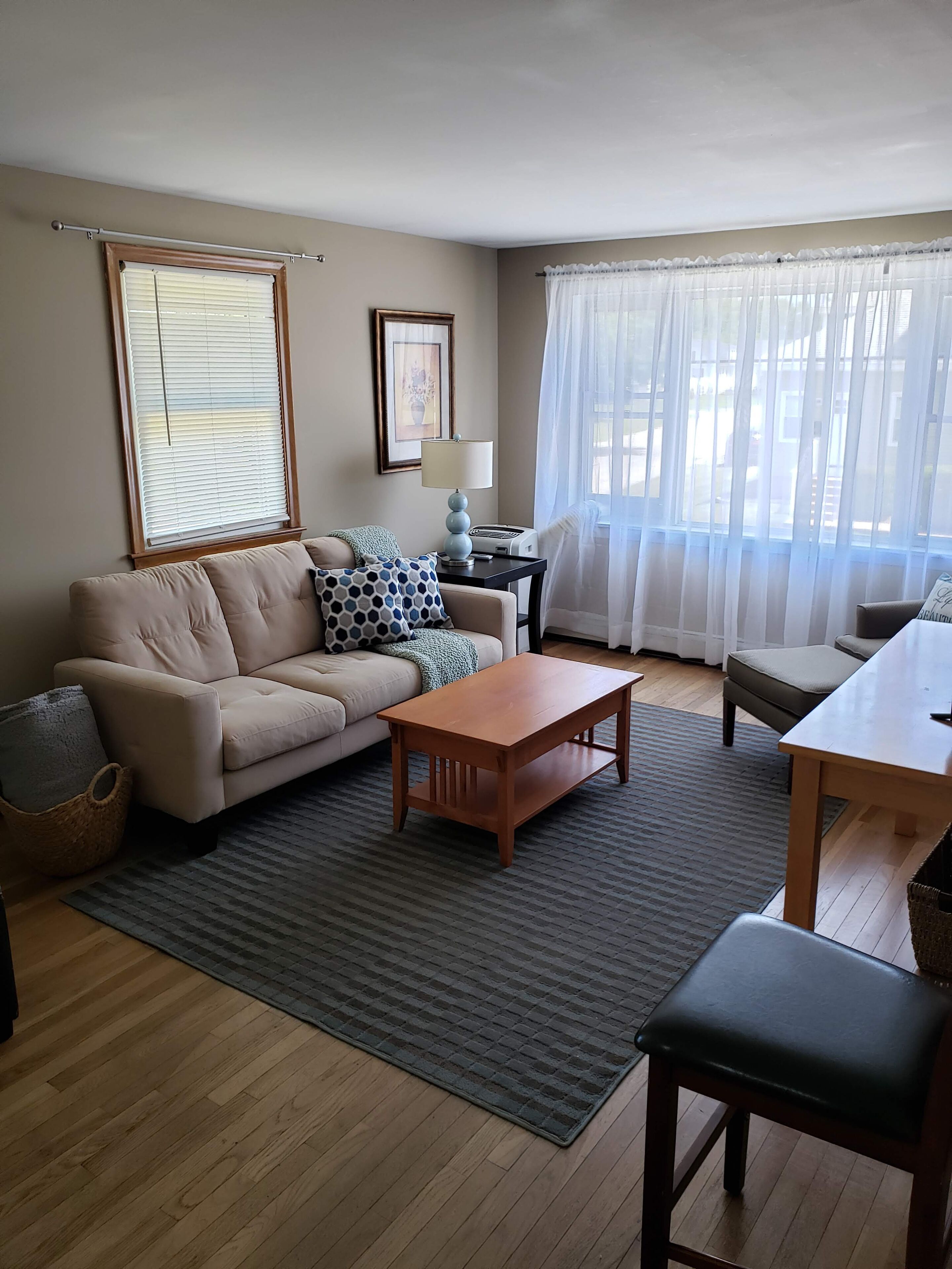 Comfortable Apartment for Traveling Professionals
