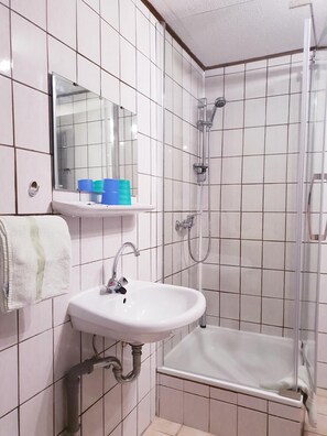Free toiletries, hair dryer, towels - Gulfhof (Emden)