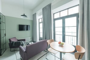 Basic Apartment | Living area | Flat-screen TV - Forenom Aparthotel Jyväskylä (Jyväskylä)