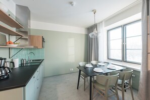 Basic Apartment | Private kitchen | Full-sized fridge, microwave, oven, stovetop - Forenom Aparthotel Jyväskylä (Jyväskylä)