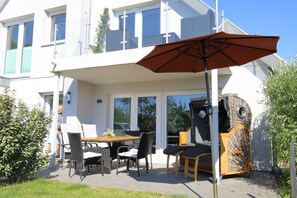 Outdoor dining - Midgard - 5 * luxury on one level (Wenningstedt)
