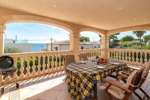 Outdoor dining - Ran de Mar  6 people -  pool  - near the beach (Puerto de Alcudia)